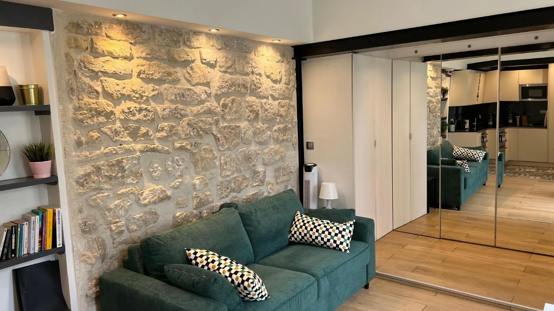Apartment Atypique Aux Batignolles