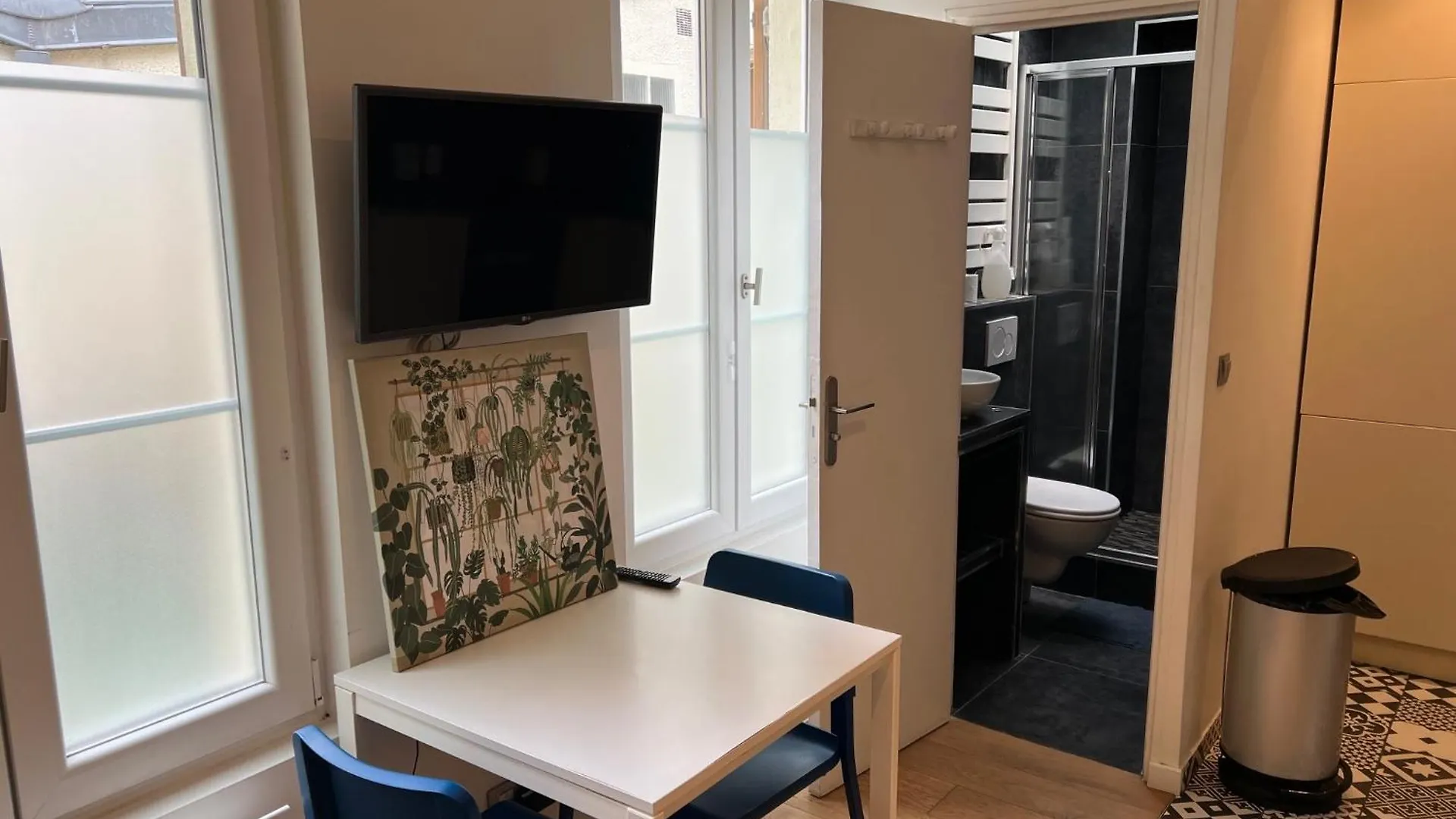 Atypique Aux Batignolles