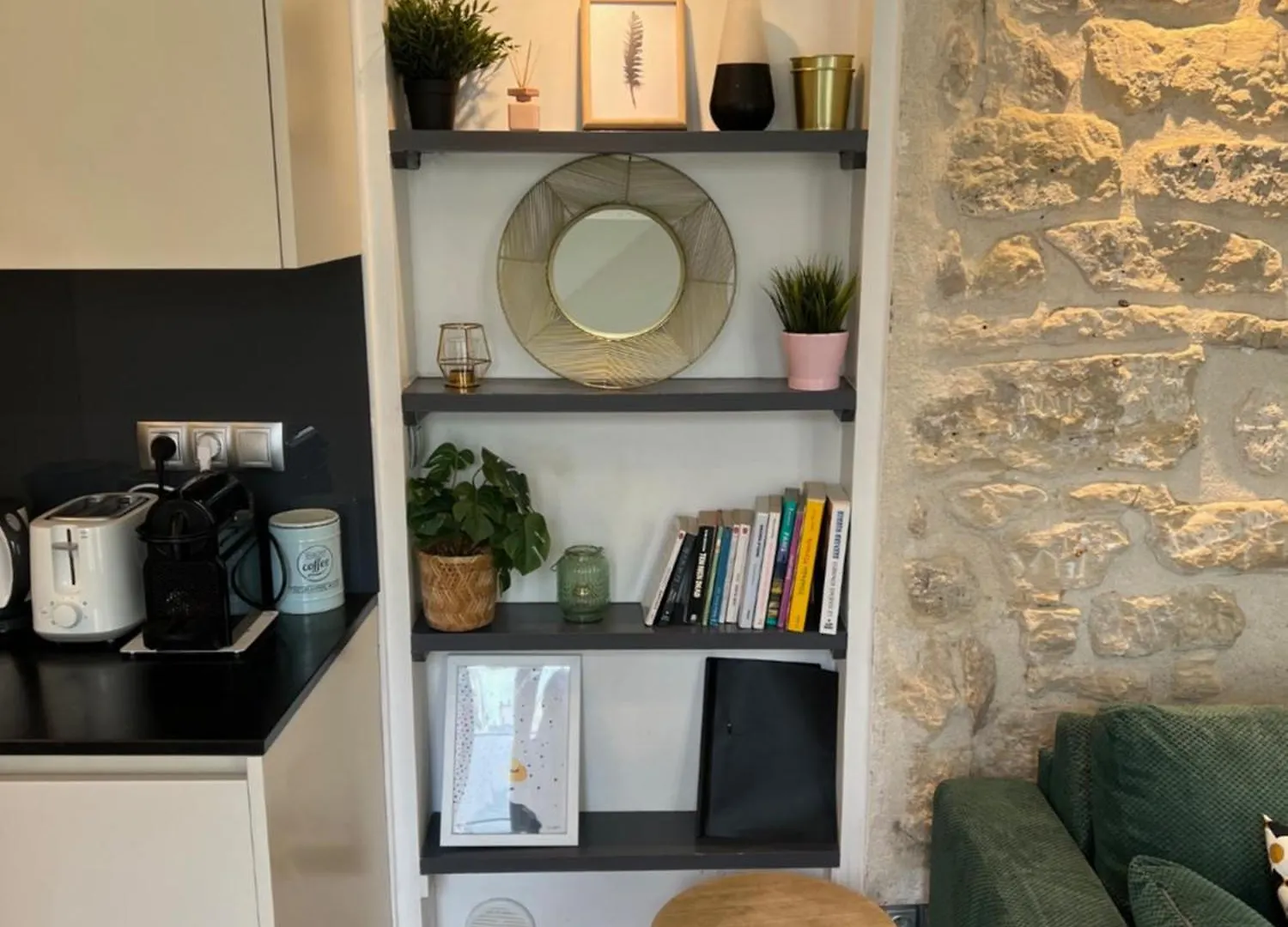 Atypique Aux Batignolles Appartement Parijs
